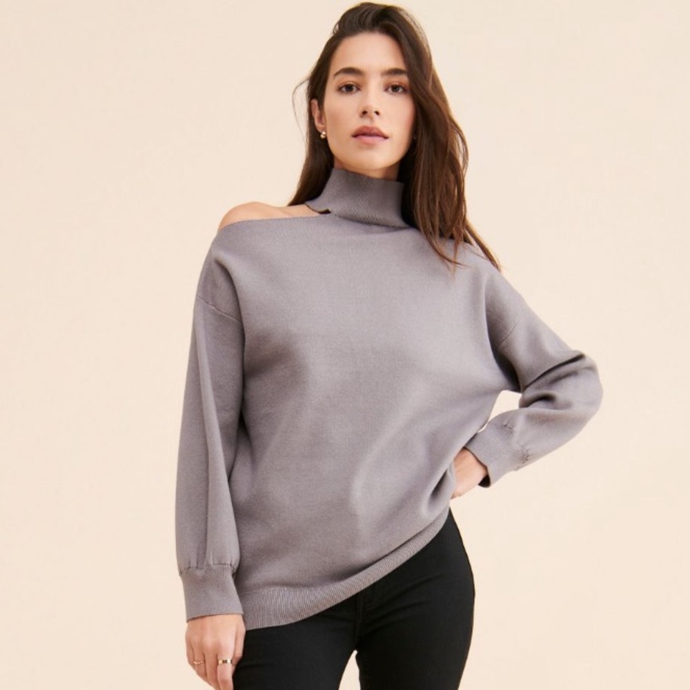 Vigoss Open Shoulder Sweater SIZE L